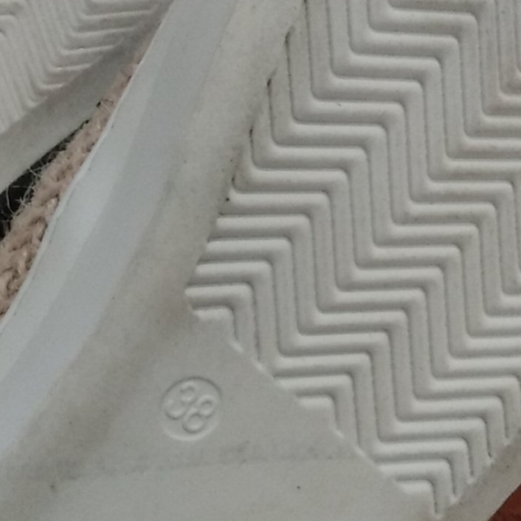 Sneaker - Picture 5 of 6